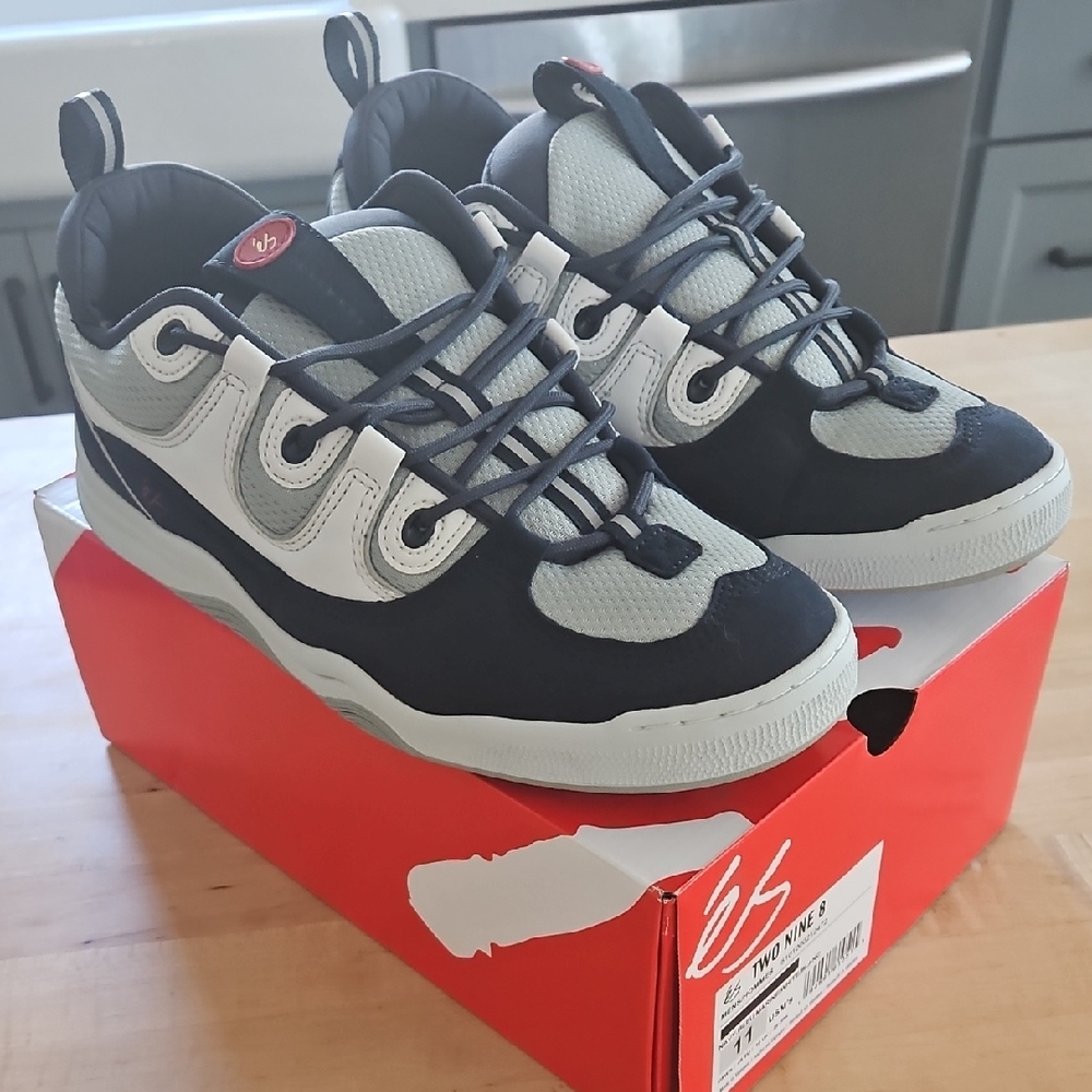 Es Two Nine Eight Shoes In Nvy Blu/Mar/Wht Sz 11